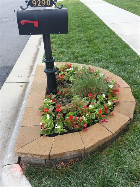 landscaping around boxes